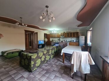 Продажа домов: Дом, 200 м², 6 комнат, Агентство недвижимости at lalafo.kg — 11 Продажа домов: Дом, 200 м², 6 комнат, Агентство недвижимости — 11