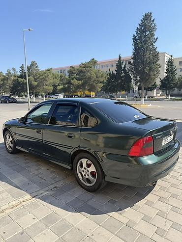 forut satsi: Opel Vectra: 1.8 l | 1999 il 303000 km Sedan — 5