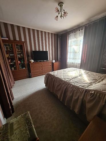 Продажа коттеджей и домов: Продаю дом 3 комнаты Район Баялинова Орозбекова 93 кв.м. кирпичный — 2