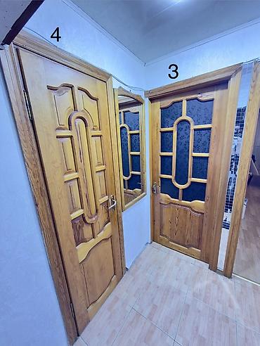 qapi taxta: Təbii ağacdan hazırlanmış 5 ədəd qapı – 200 AZN Şəkildə göstərilən 5 — 3