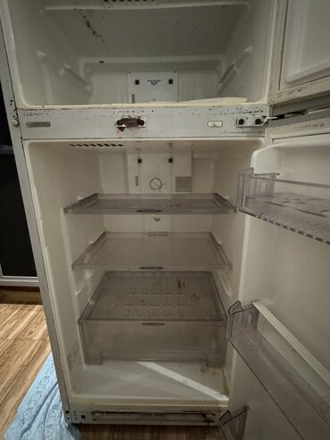 Soyuducular: İşlənmiş 3 qapılı Soyuducu Satılır, Təkərli -da lalafo.az — 5 Soyuducular: İşlənmiş 3 qapılı Soyuducu Satılır, Təkərli — 5