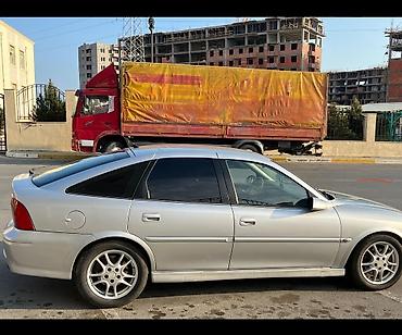 vectra stop: Opel Vectra hatchback (5 qapı), gümüş rəng. - Kuzov: aerodinamik 5 — 4
