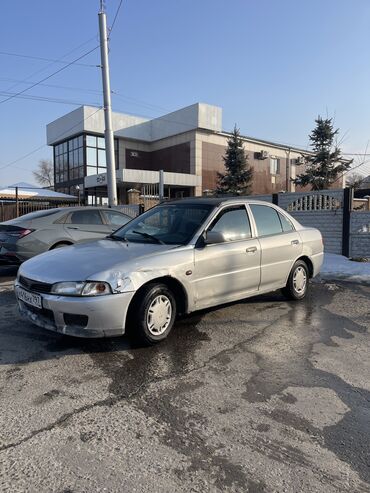 Mitsubishi: Mitsubishi Lancer: 1996 г., 1.3 л, Механика, Бензин, Седан