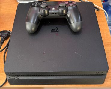 PS4 (Sony Playstation 4): PlayStation 4 slim 
1tb yaddaş 
1ədəd pult