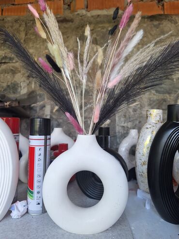 Vazalar: Bir vaza — 4