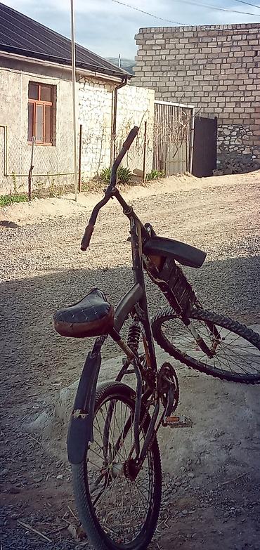 Velosipedlər: Şəhər və kənd yolları üçün sadə velosiped - Çərçivə: polad, klassik — 1