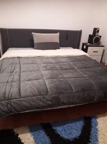 Posteljina: Jorgan mikro pliš krzno Dimenzije-200*220(sa radom) 200*200 (štepani) — 2