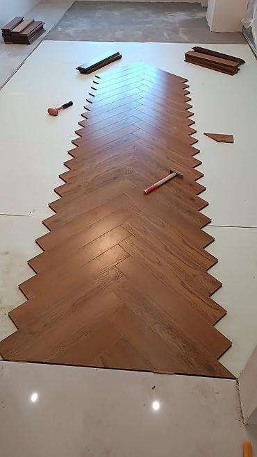 Döşəmə işləri: Laminat döşəmə xidməti - watsapp aktivdir. Döşəmə işlərinin peşəkar — 24