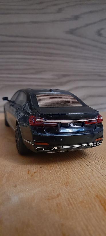 İncəsənət və kolleksiyalar: BMW 760li 1:24 Ölçü Səsli işıqlı modeli Hər yeri açılır — 2