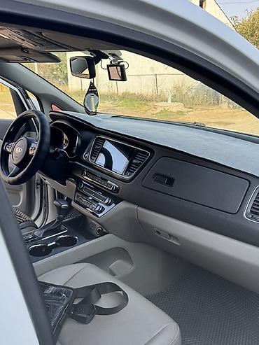 мини ман: Kia Carnival: 2018 г., 2 л, Автомат, Дизель, Минивэн — 10