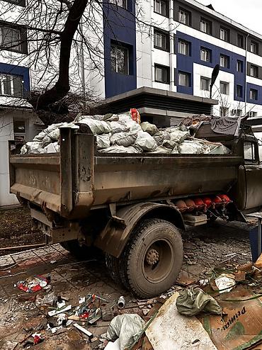 расхламлением: *Вывоз строительного мусора — быстро, недорого, с гарантией!* — 2