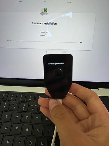 не актив: Trezor Safe 5 — современный аппаратный кошелек для надежного хранения — 4