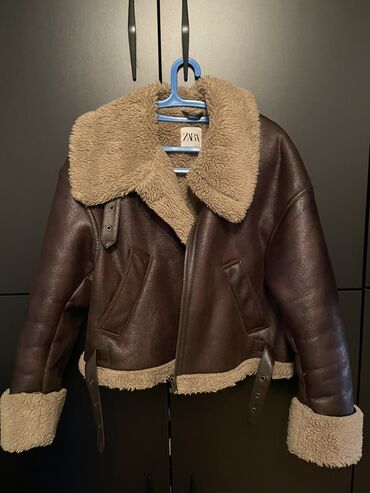 Zimske jakne: Zara, L (EU 40), Jednobojni, Sa postavom, Veštačko krzno