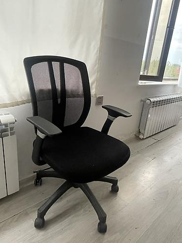 Erqonomik ofis kreslosu - Rəng: qara - Növ: fırlanan ofis kreslosu