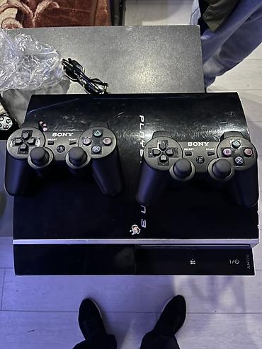 PS3 (Sony PlayStation 3): Sony PlayStation 3 (Fat) с двумя беспроводными геймпадами DualShock 3 — 1