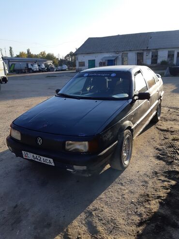 Volkswagen: Volkswagen Passat: 1989 г., 1.8 л, Механика, Бензин, Седан