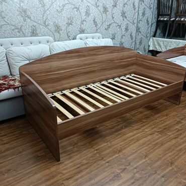 мебель в караколе: Односпальная Кровать, Б/у