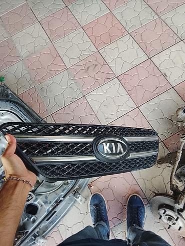 mercedes vito 111 cdi: Kia ehtiyat hissələri - Ön radiator barmaqlığı: Orijinal Kia loqolu — 1
