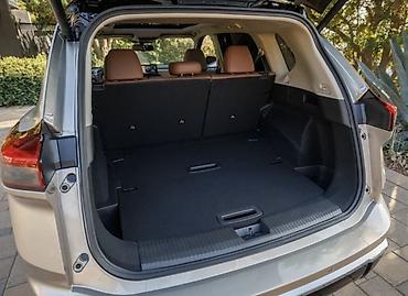 нисс: Аренда Nissan Rogue — современный кроссовер с просторным салоном и — 3