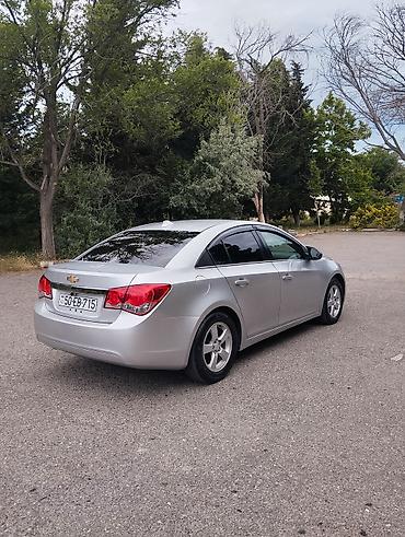qalmaq şərti ilə byd: Chevrolet Cruze: 1.4 l | 2015 il 2500 km Sedan — 4