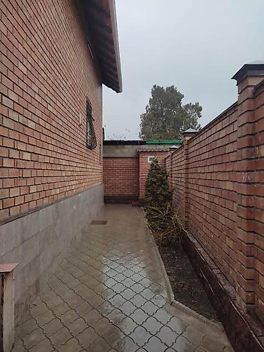 Продажа коттеджей и домов: Добротный дом в тихом центре с Лебединовке, вторая линия от пр at lalafo.kg — 18 Продажа коттеджей и домов: Добротный дом в тихом центре с Лебединовке, вторая линия от пр — 18