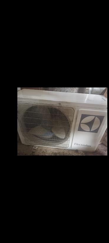kansaner qiymetleri: Samsung split kondisioner (divar tipli) – daxili blok və Electrolux — 1
