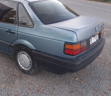 авто ласети: Volkswagen Passat CC: 1991 г., 1.8 л, Механика, Бензин, Седан