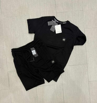 Majice: Majica s - 2xl 2500
Sorc 2450
Komplet maj + sorc 4000 — 10