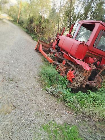 cucə cixaran aparat: Katerpillar tipli buldozer – paletli, ön bıçaqlı Məhsul təsviri: - — 2