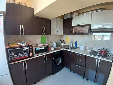 10 mikrayon: 2 otaqlı mənzil – geniş və işıqlı - Plan: geniş zal, ayrıca yataq — 7
