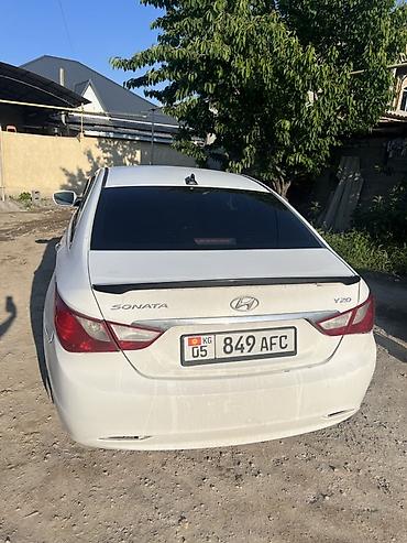 решетка на соната: Hyundai Sonata: 2011 г., 2 л, Автомат, Газ, Седан — 8