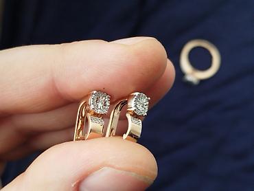 Zərgərlik dəstləri: Dəstə daxildir: Üzük, Sırğa, Sarı qızıl, 585 Əyar — 6