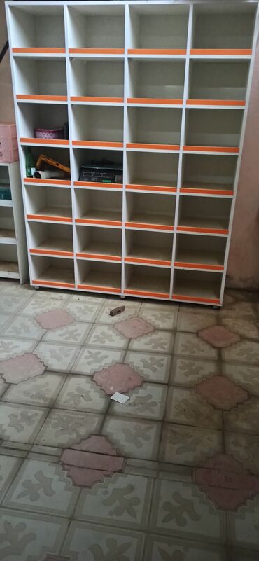 Asılqanlar: Mağaza/Ofis üçün çoxgözlü rəf sistemi eni155x196 - Material: ağ