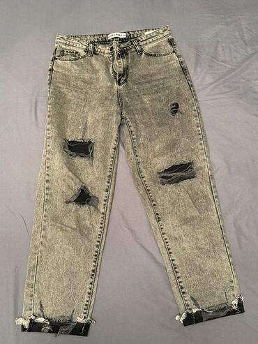 Cinslər: Hamısı klassik denim parçadandır, gündəlik və casual kombinasiyalara — 8