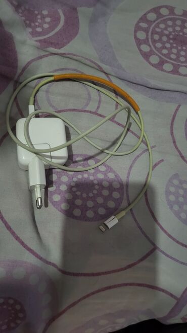 telefon alqi satqisi: Adapter Apple, 12 Vt, İşlənmiş