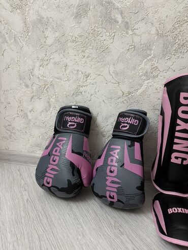 детские перчатки для рукопашного боя: Boks və kikboks üçün qoruyucu dəst Əlcək 12 oz -30 azn Foot M -
