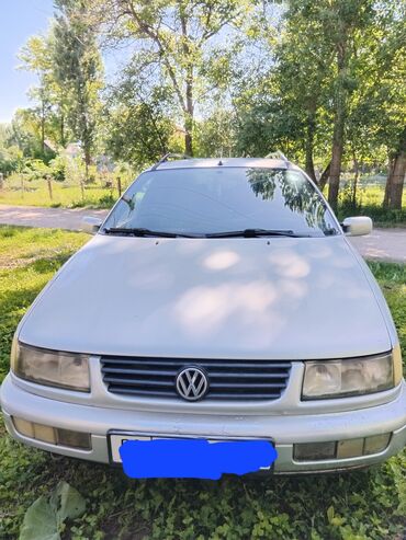 пасст б4: Volkswagen Passat: 1995 г., 1.8 л, Механика, Бензин, Универсал