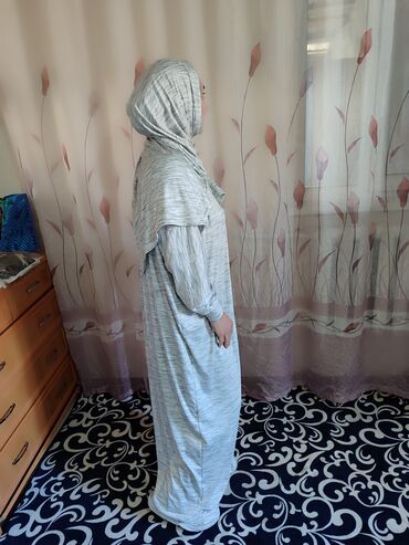 женское платье халат: В наличии дубайские намазники, трикотажс пришитым шарфом цена самая