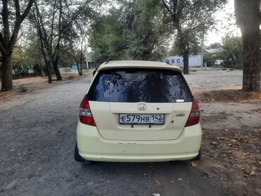 какие машины подходят для яндекс такси эконом бишкек: Honda Fit (хэтчбек, 5 дверей) - Цвет кузова: светло‑жёлтый, капот