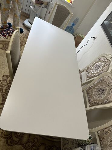 кухоный столы: Кухонный Стол, цвет - Белый, Б/у