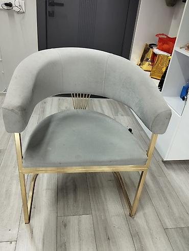 manıkur stolu: Gözəllik salonları və ofislər üçün premium mebel dəsti Tərkib: - — 2