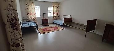 Otaqların uzunmüddətli kirayəsi: Geniş və işıqlı ev üçün təqdimat: - Böyük qonaq otağı: geniş — 11
