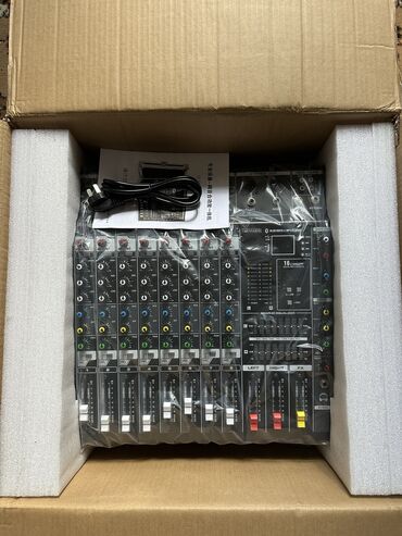 студийный комплект: Пудон сатылат. ЖАНЫ 
1200+1200=2 400 ват
USB. Блютус бар