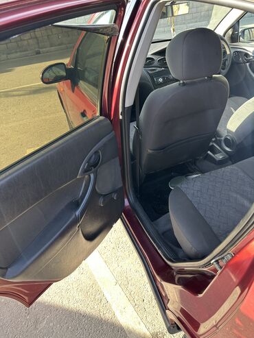 Ford: Ford Focus: 2001 г., 1.6 л, Механика, Бензин, Хэтчбэк — 8