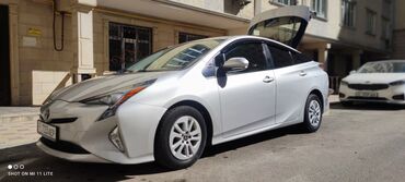 Toyota: Toyota Prius: 2017 г., 1.8 л, Робот, Бензин, Седан — 2