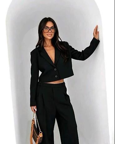 Kompleti: Ženski komplet – kratki sako i široke pantalone

Komplet: 4000dinara — 8