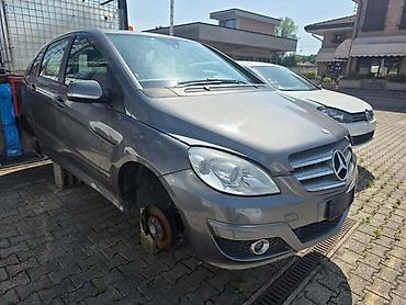 Kompletan auto u delovima: MERCEDES BENZ B 180 2009. GOD. - KOMPLETAN AUTO U DELOVIMA | — 2