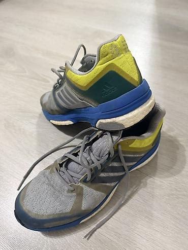 nike react: Кроссовки Adidas для бега и тренировок. Модель выполнена в спортивном — 1