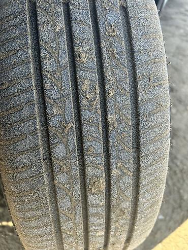 Renault: Renault Logan (ağ sedan) - Kuzov: 4 qapılı sedan, ağ rəng, qara — 4