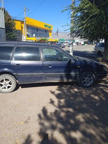 продаю степвагон: Volkswagen Passat: 1992 г., 2 л, Механика, Бензин, Универсал